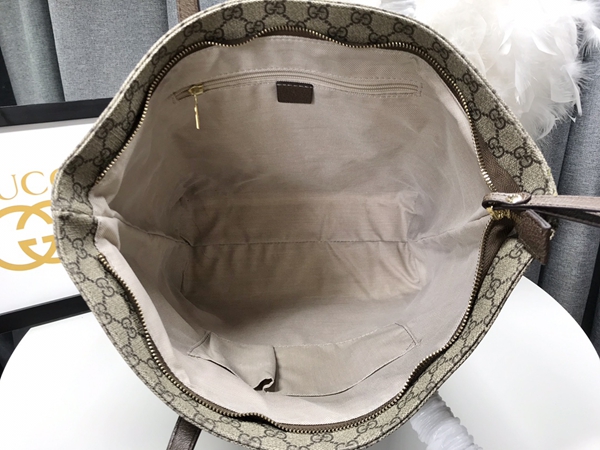 激安グッチバッグコピー着用イメージ